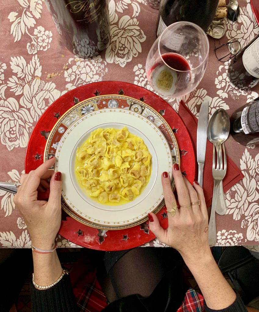 Il brodo di carne per i tortellini. - chiaramaci